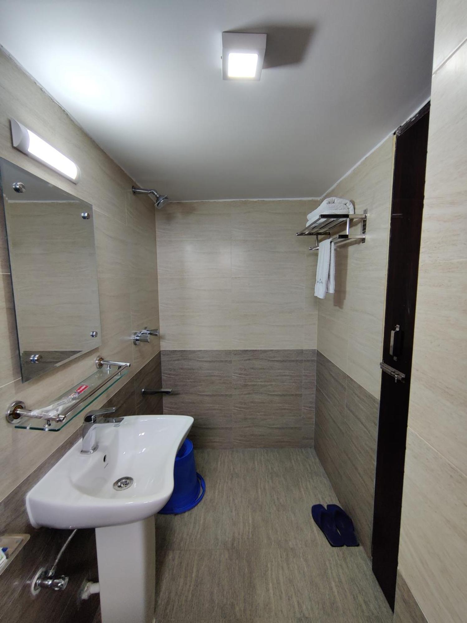 Hotel Sea Moon Cox's Bazar Ngoại thất bức ảnh